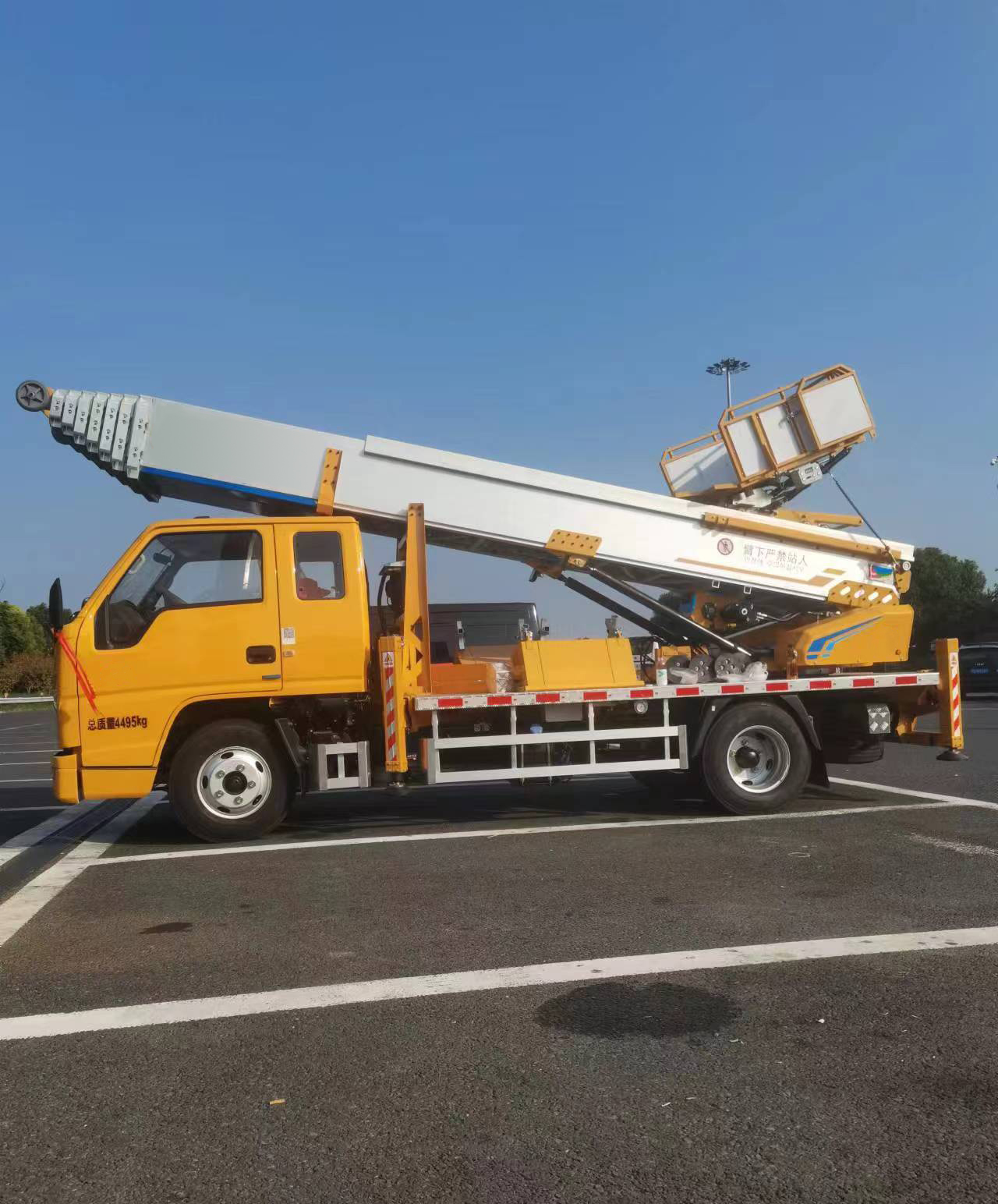 云梯车